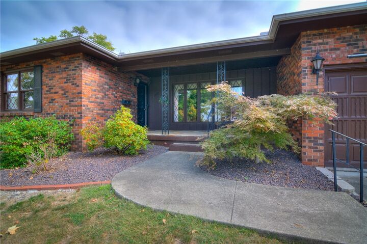 Property Photo: 1490 S Lynnwood Drive IL 62521