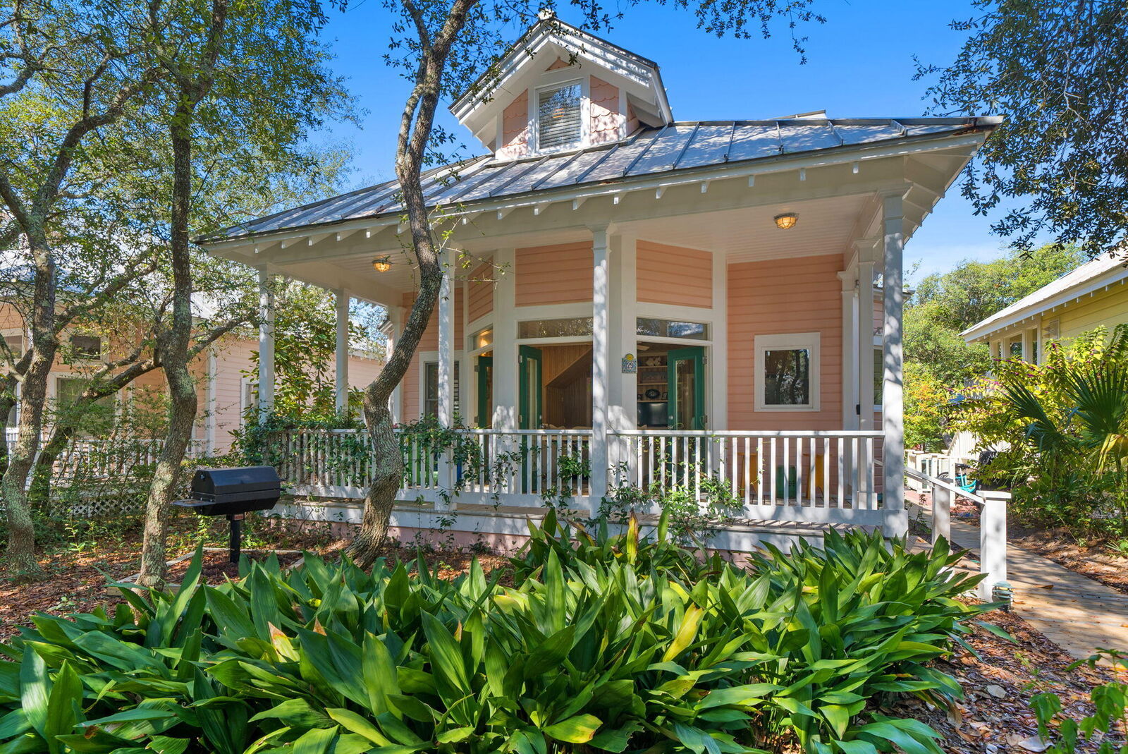 Property Photo: 29 Rosewalk Alley FL 32459