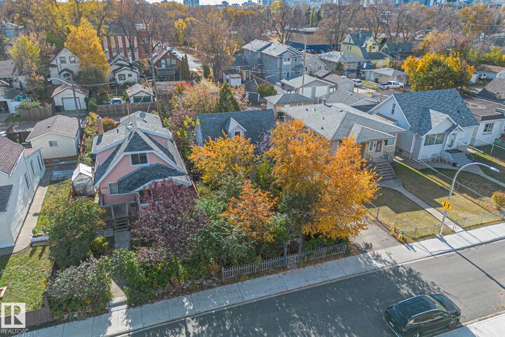 Property Photo: 9325 110 Avenue NW AB T5H 1H2