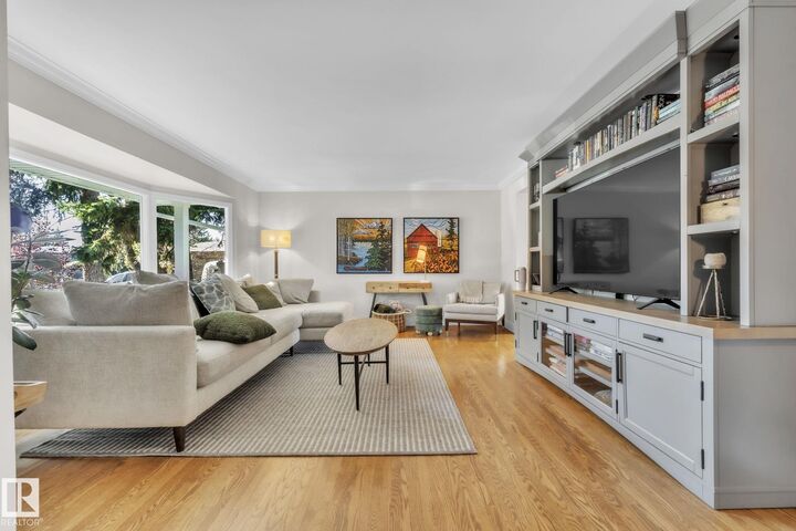 Property Photo:  26 Beauvista Drive  AB T8A 3M5 