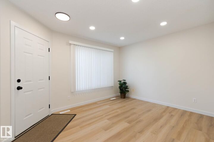 Property Photo:  610 King Street 1305  AB T7X 4J9 