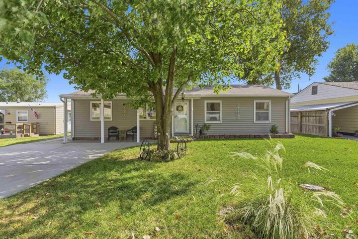 Property Photo:  609 Sheridan Drive  KS 66441 