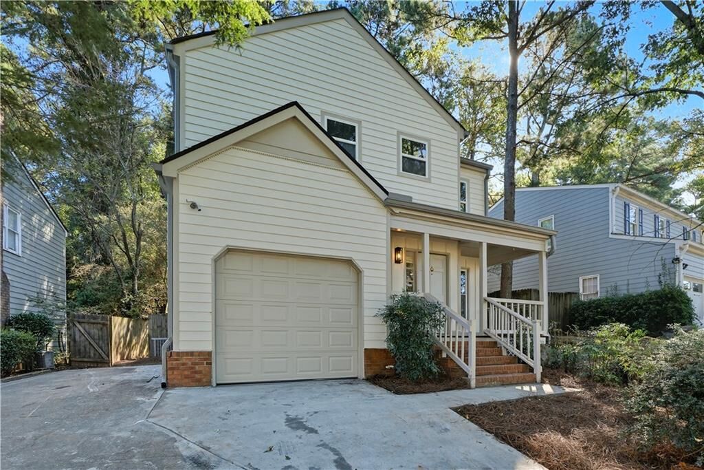 Property Photo: 1367 Wenlock Edge Cove GA 30083
