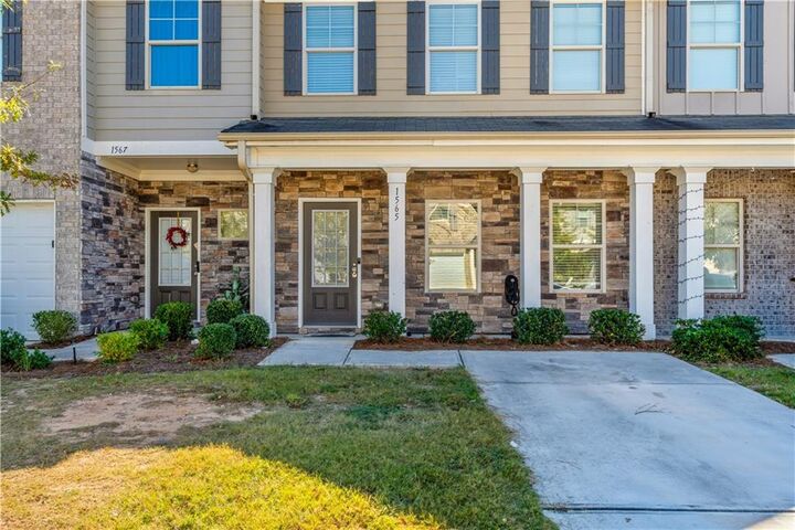Property Photo:  1565 Iris Walk  GA 30238