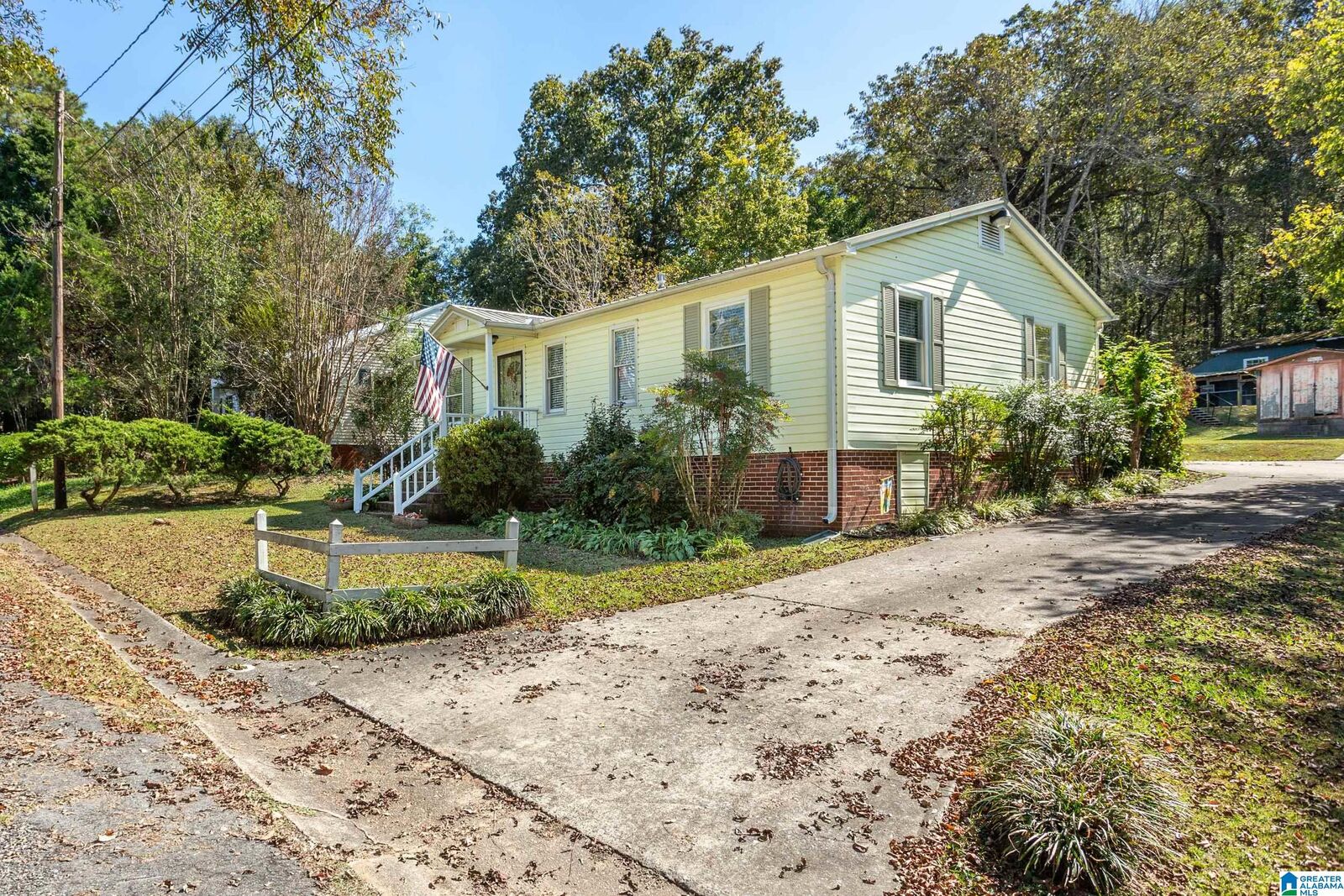 Property Photo:  56 9th Avenue  AL 35953
