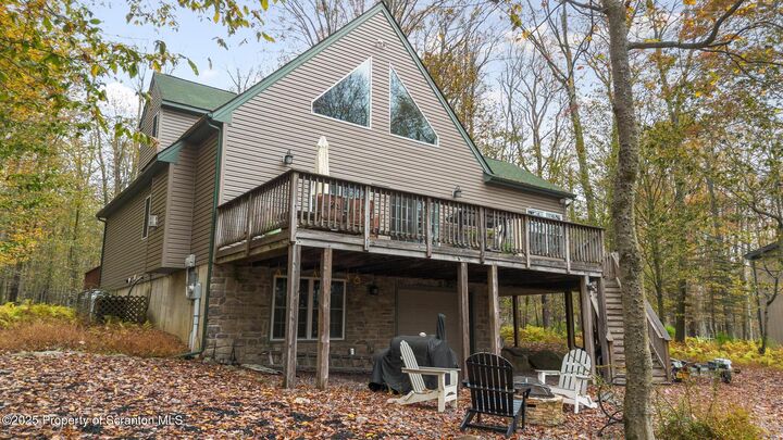 Property Photo:  27 Lake Natalie Drive  PA 18424 