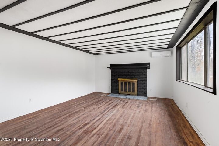 Property Photo:  75 Hamlin Highway  PA 18444 