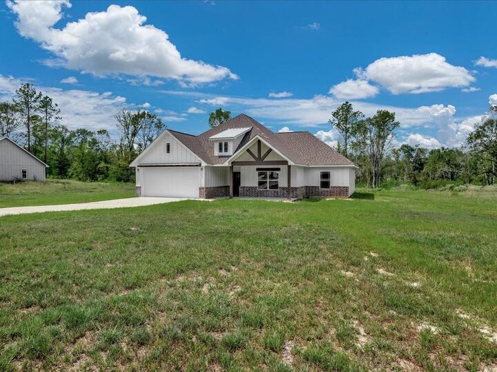 Property Photo:  323 Schoolcraft Road  TX 75901 