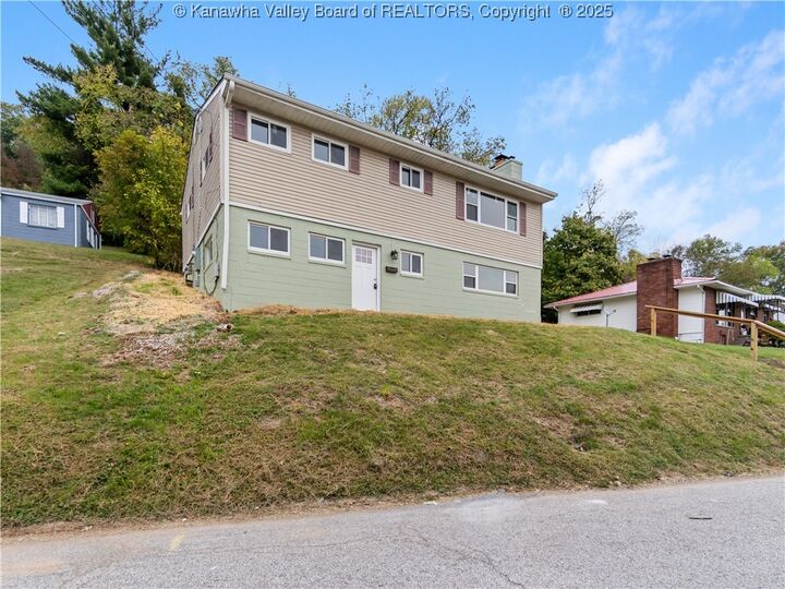 Property Photo:  914 Park Drive  WV 25064