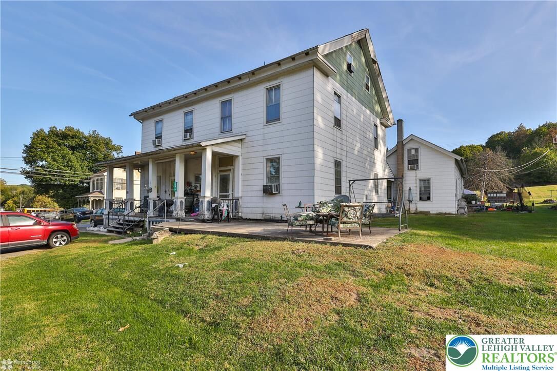 Property Photo: 386 Pool Road PA 18067