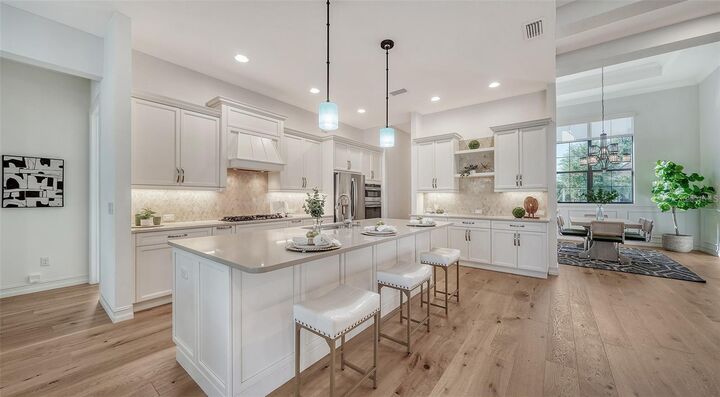 Property Photo: 15915 Castle Park Terrace FL 34202