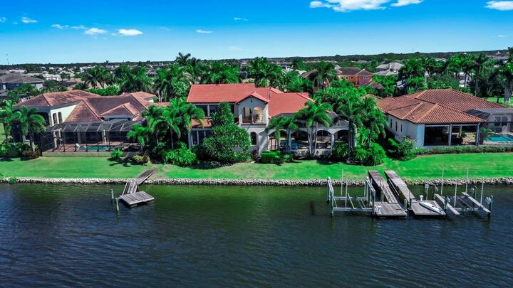 Property Photo: 5414 Tybee Island Drive FL 33572