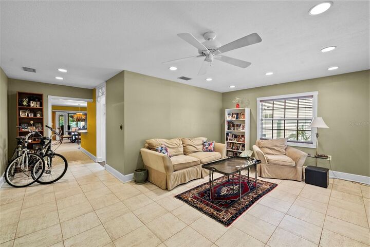 Property Photo: 3033 W Asbury Place FL 33611