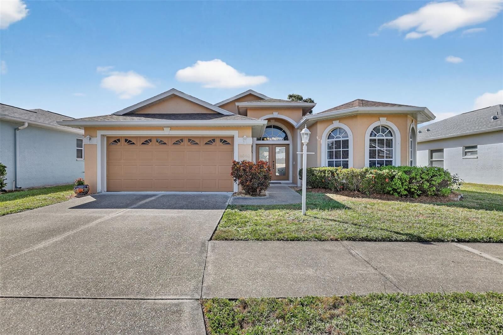 Property Photo: 1058 Whitegate Court FL 34232