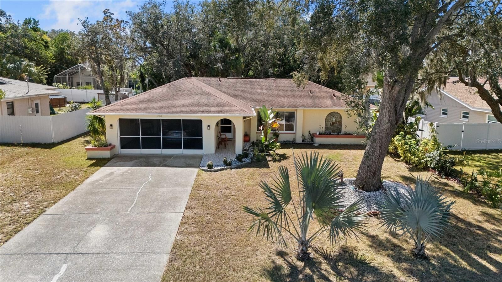 Property Photo: 5518 Pinehurst Drive FL 34606