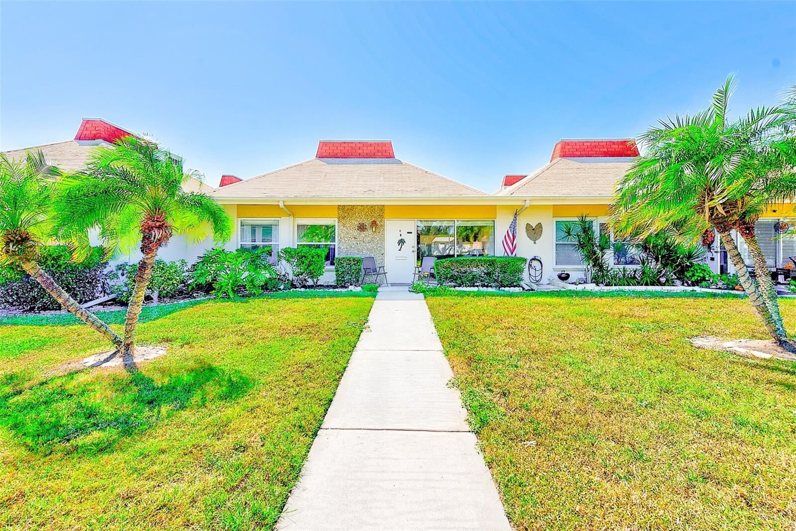 Property Photo: 4359 Tahitian Gardens Circle G FL 34691