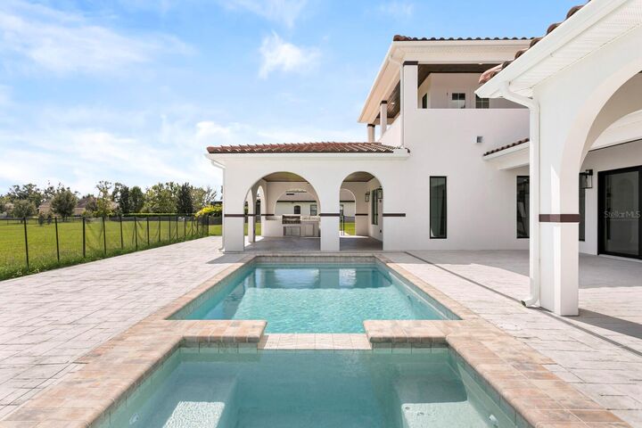 Property Photo: 10910 Brooksnest Court FL 33547