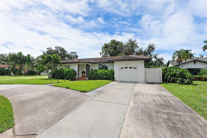 Property Photo:  851 Snell Isle Boulevard NE  FL 33704 