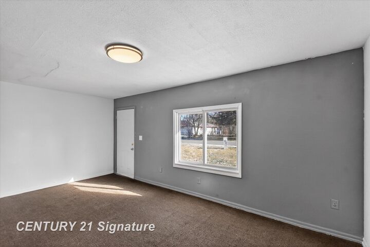 Property Photo:  523 S 28th Street  MI 48601 