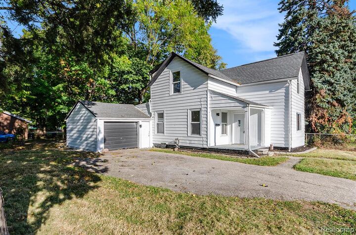 Property Photo: 11 S Gratiot Avenue MI 48043