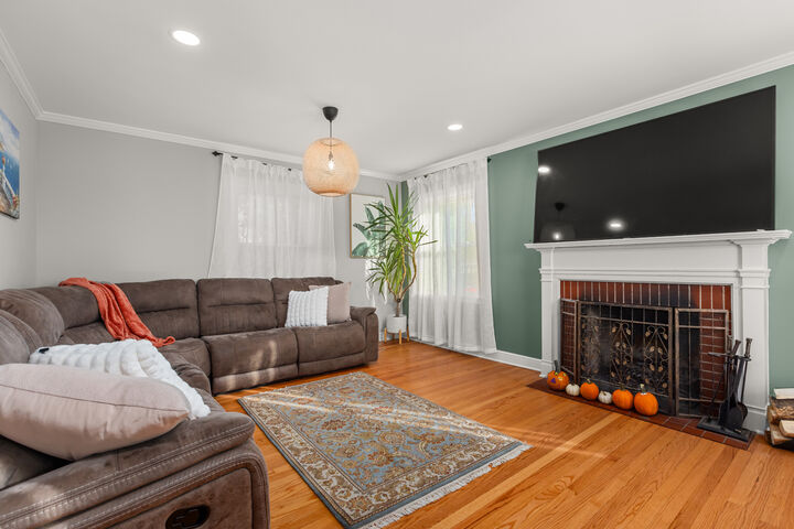 Property Photo:  8464 Gross Point Road  IL 60077