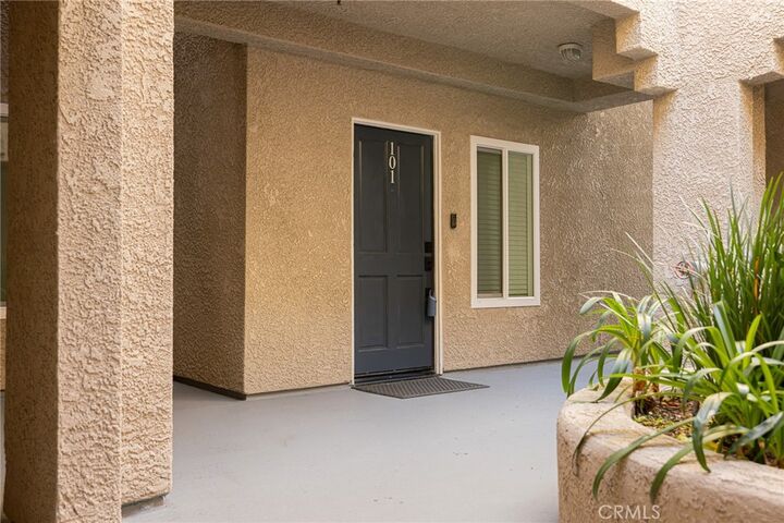 Property Photo: 4561 Warner Ave 101 CA 92649