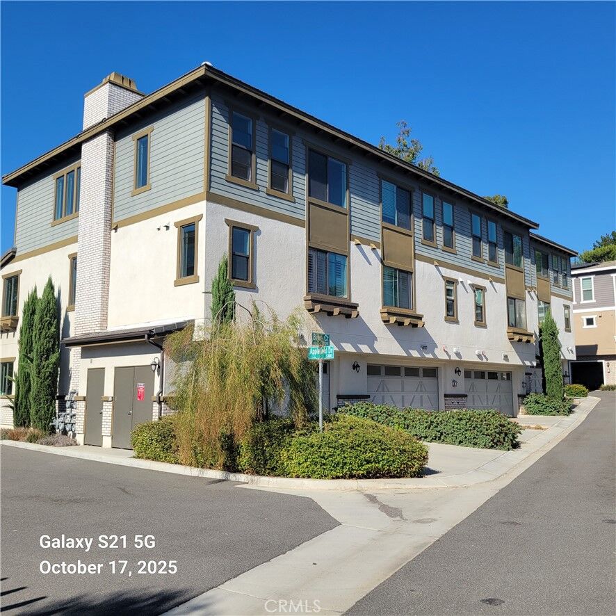 Property Photo:  5315 Bihr  CA 90601