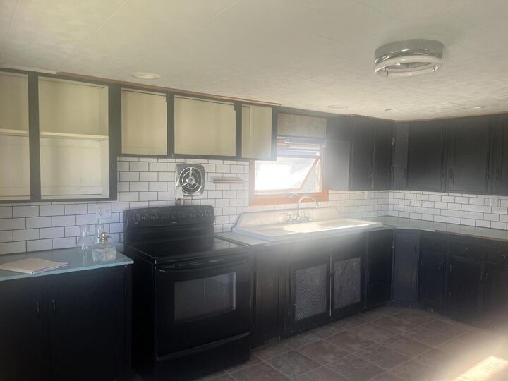 Property Photo:  3 Corinth Road  ME 04939