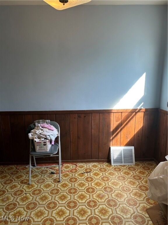 Property Photo: 1391 Iroquois Avenue OH 44124