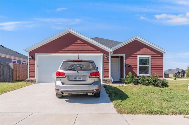 Property Photo: 5979 Holdcroft Drive AR 72704