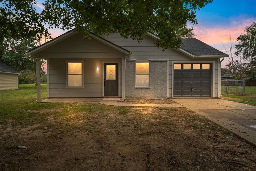 Property Photo:  1744 Green Acres Circle  AR 72764