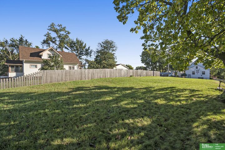 Property Photo: 1473 S 16 Street NE 68108