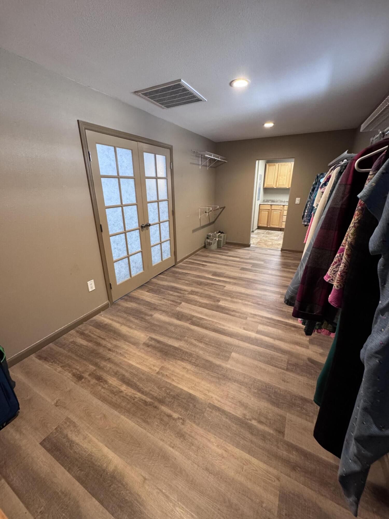 Property Photo: 12330 E Evans Creek Road OR 97537