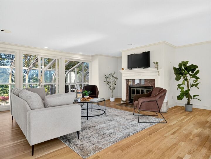 Property Photo:  224 Aspen Cir 224  MA 01773 