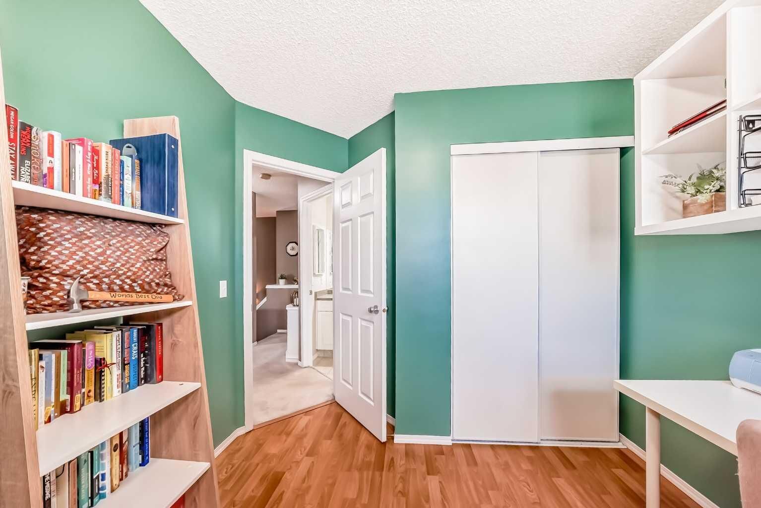 Property Photo: 268 Prestwick Acres Lane SE AB T2Z 3Y1