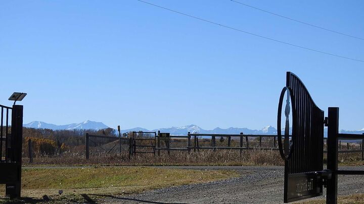 Photo de la propriété: 434256 24 Street W AB T1S 1A1