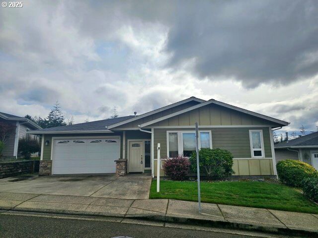 Property Photo:  953 Inlet Loop  OR 97420