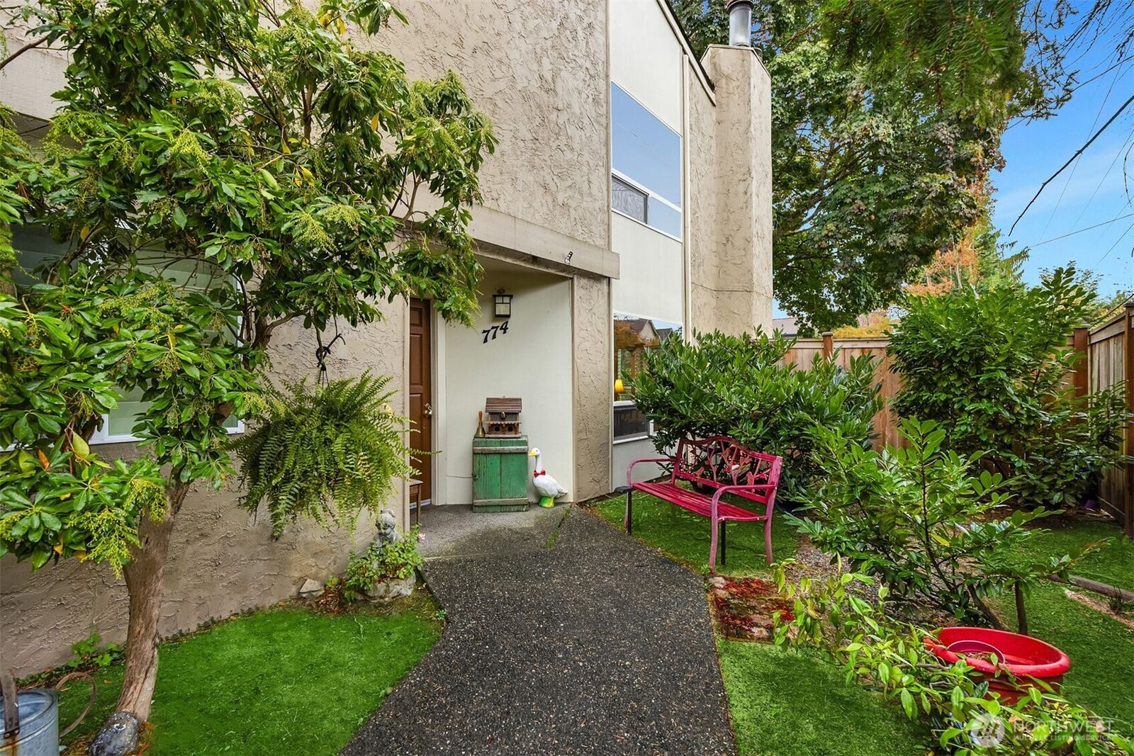 Property Photo:  774  Madison Avenue N 774  WA 98110 