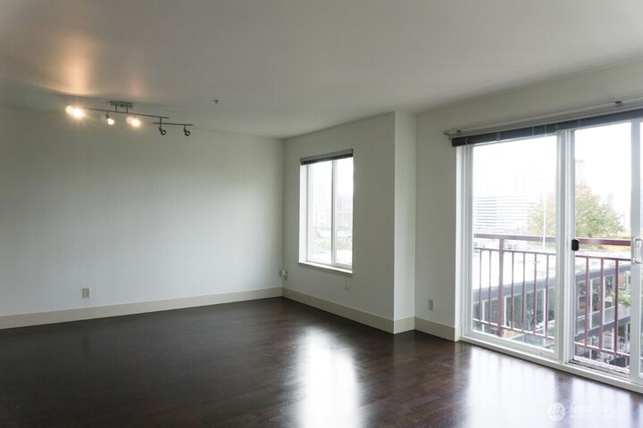 Property Photo: 1711 E Olive Way 309 WA 98102