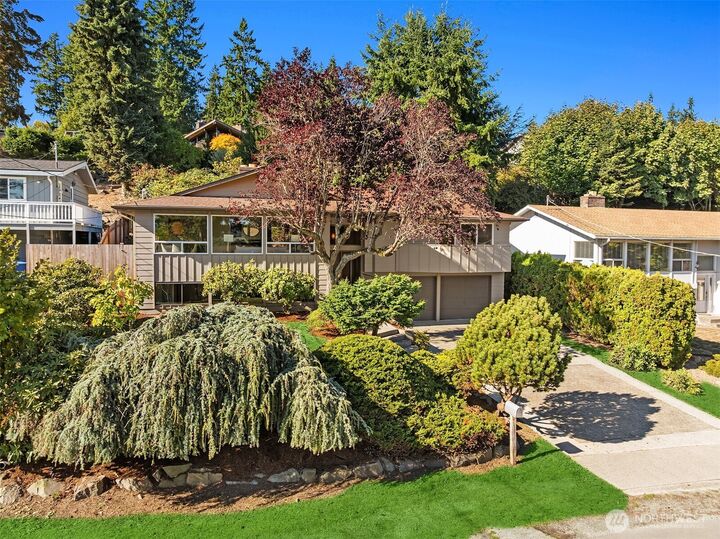 15713  37th Avenue NE  Lake Forest Park WA 98155 photo