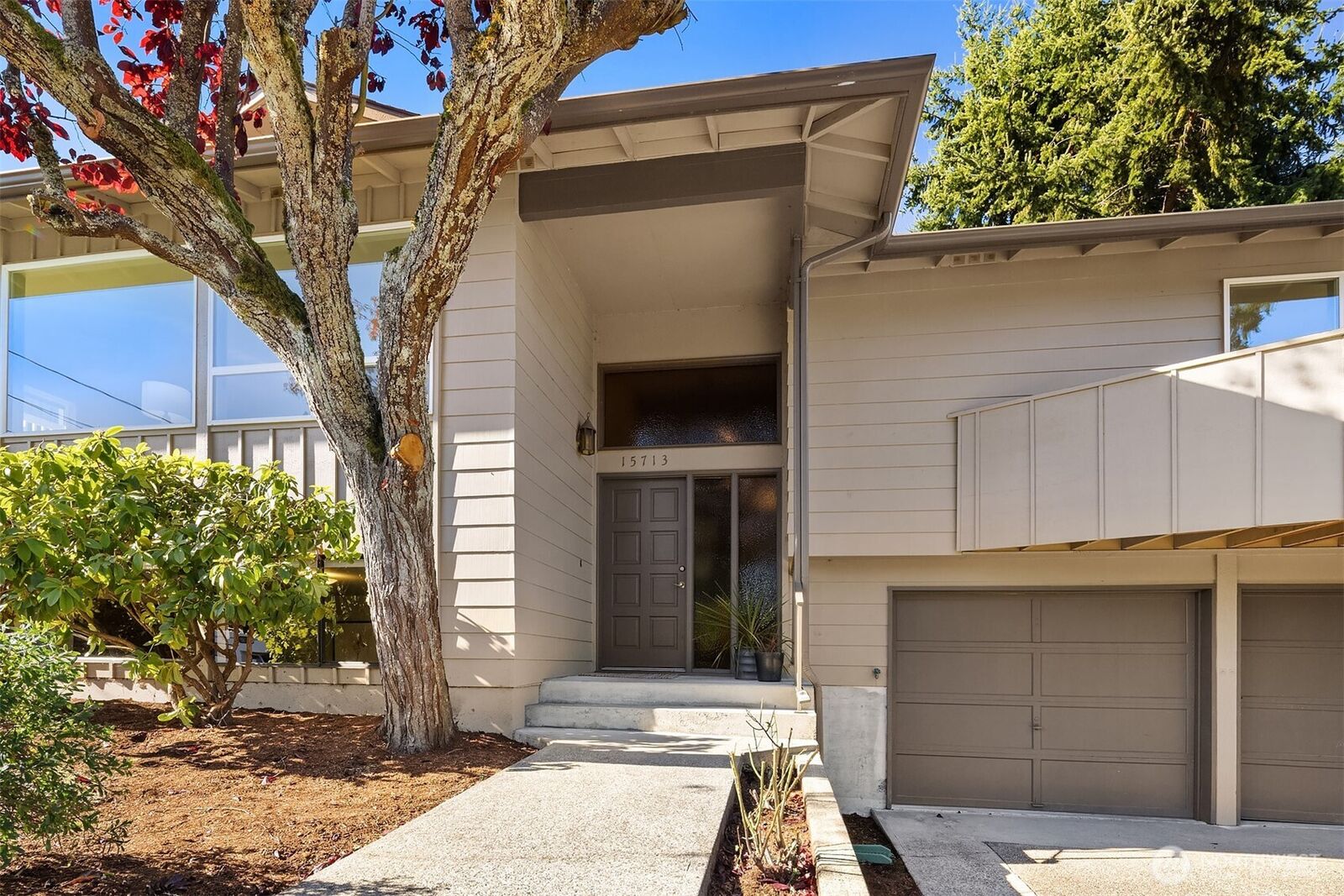 Property Photo: 15713 37th Avenue NE WA 98155