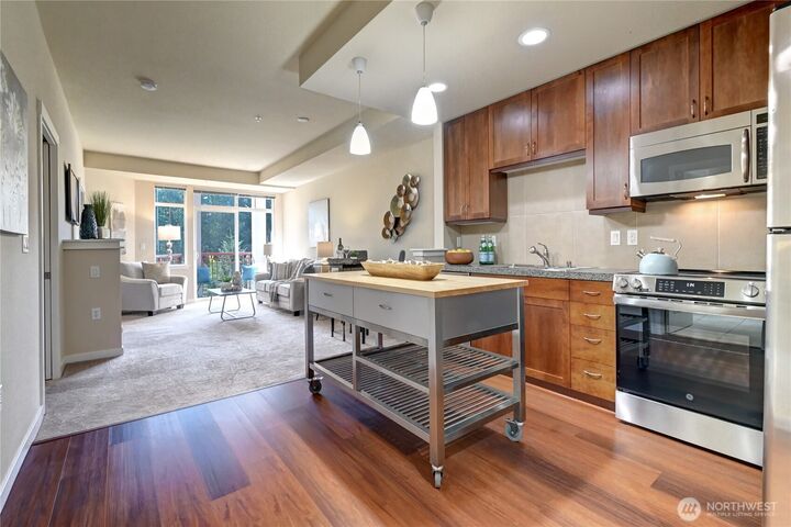 Property Photo: 16141 Cleveland Street 417 WA 98052