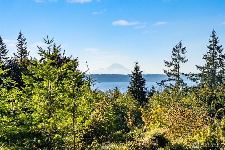 Property Photo:  3681  Kingston Court  WA 98236 