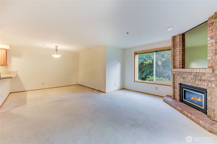 Property Photo:  609  7th Avenue N B203  WA 98020 