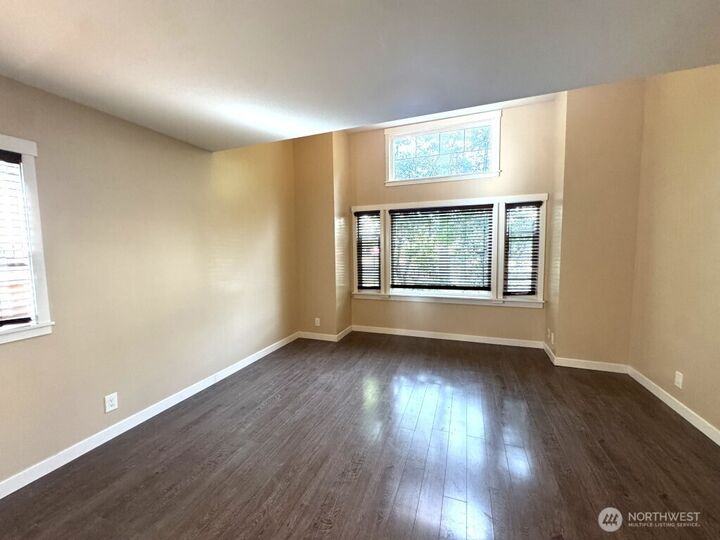 Property Photo:  2411 E Yesler Way  WA 98122 