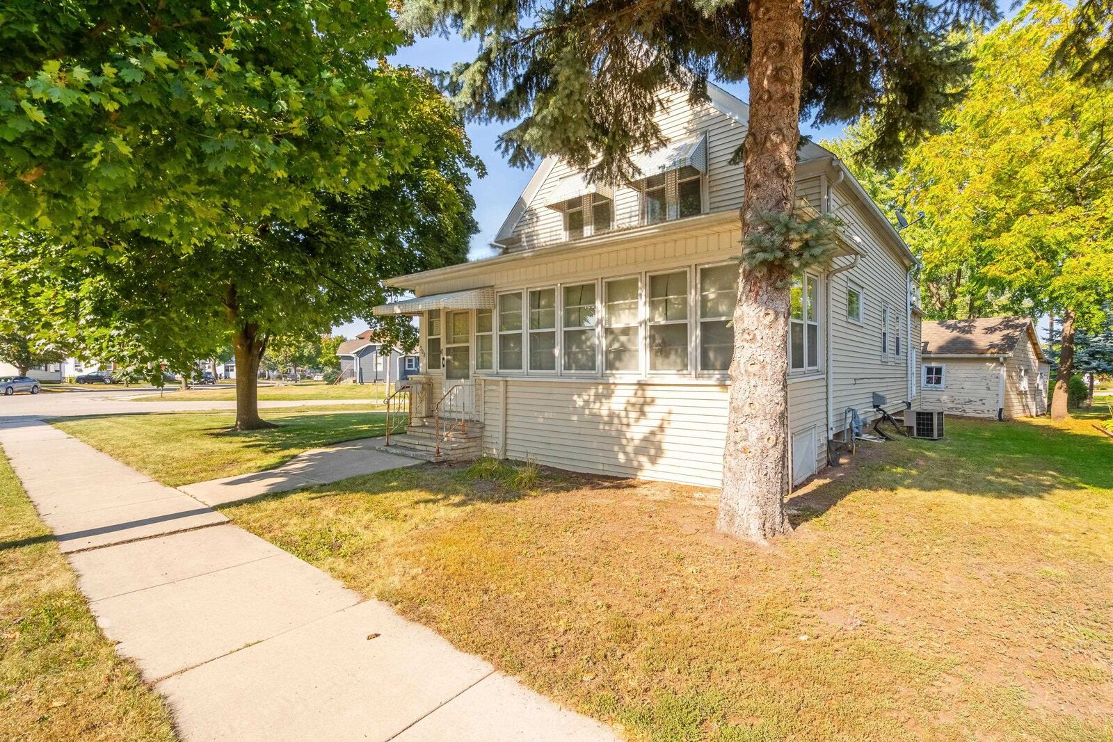 Property Photo:  508 Indiana Avenue  WI 54937 