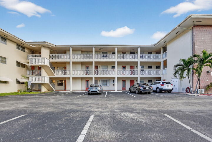Property Photo: 4770 NW 10th Court 104 FL 33313