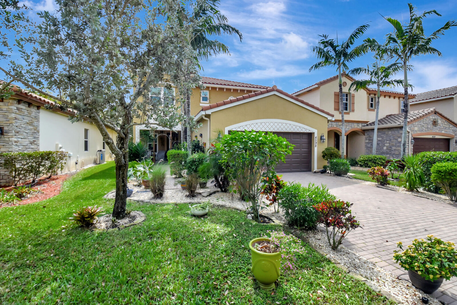 Property Photo: 4598 Capital Drive FL 33463