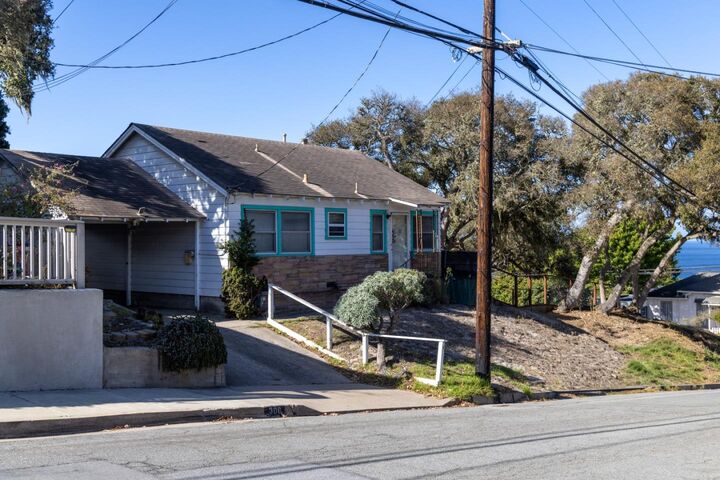 306 9th Street  Pacific Grove CA 93950 photo