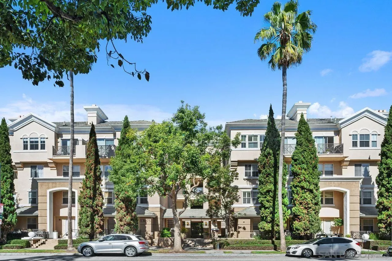 Property Photo:  13075 Pacific Promenade 318  CA 90094 